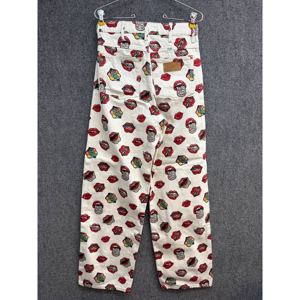 Wrangler High-Rise White Jeans with Red Lips Print - Picture 7 of 13